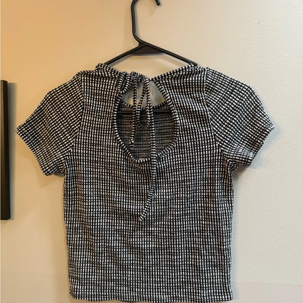 Caution To The Wind Monochrome Grid Short Sleeve Top - Image 2