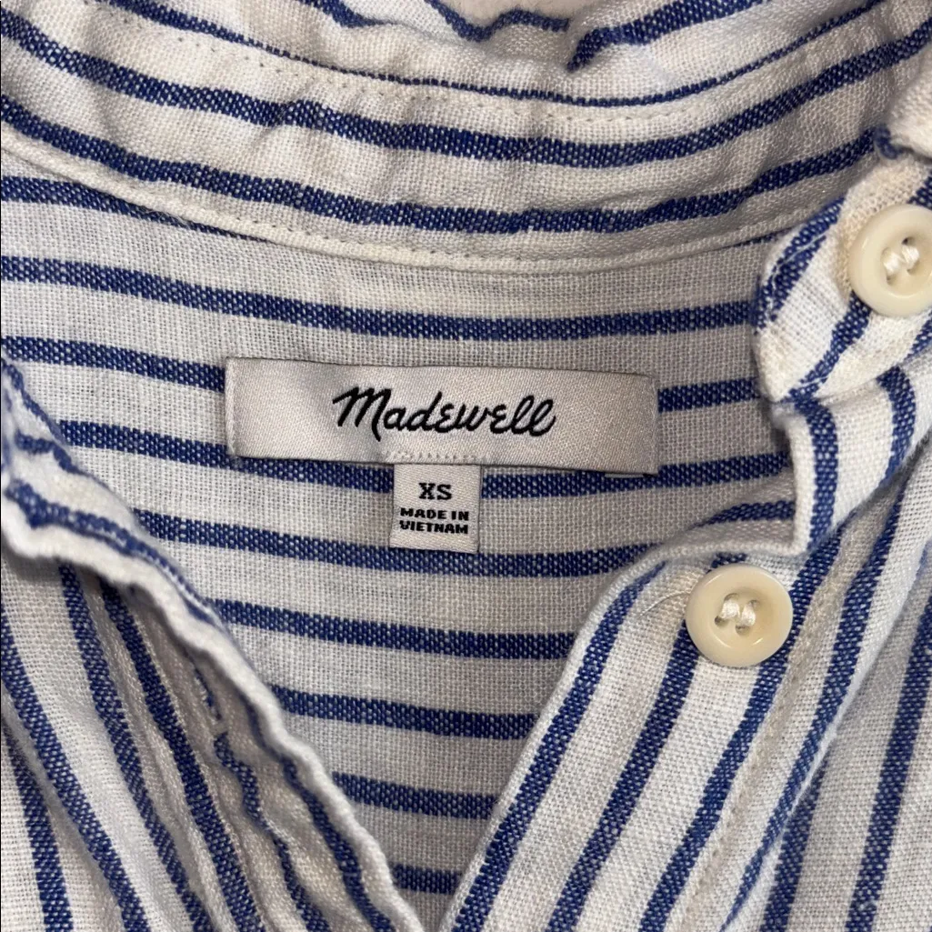 Madewell Blue and White Over sized Crop Blouse - Image 3