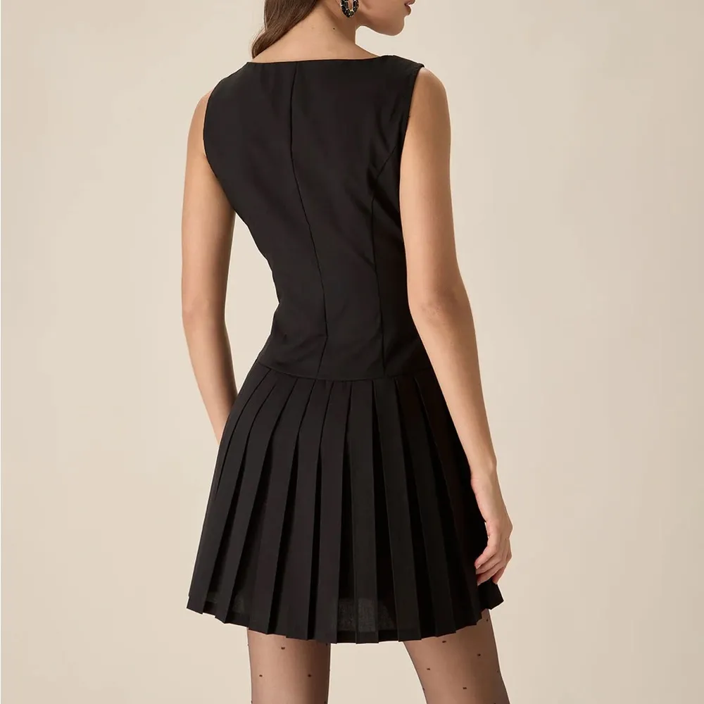 Rihoas Black Boat Neck Pleated Mini Dress - Image 6