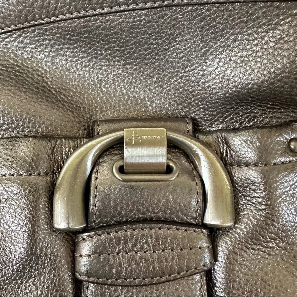 B Makowsky Westbourne Pebbled Leather Convertible Crossbody Bag Metallic Pewter - Image 3