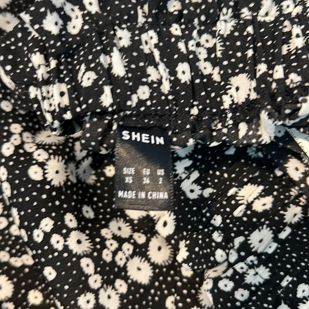 Floral skirt with a wrap around bow - Image 5