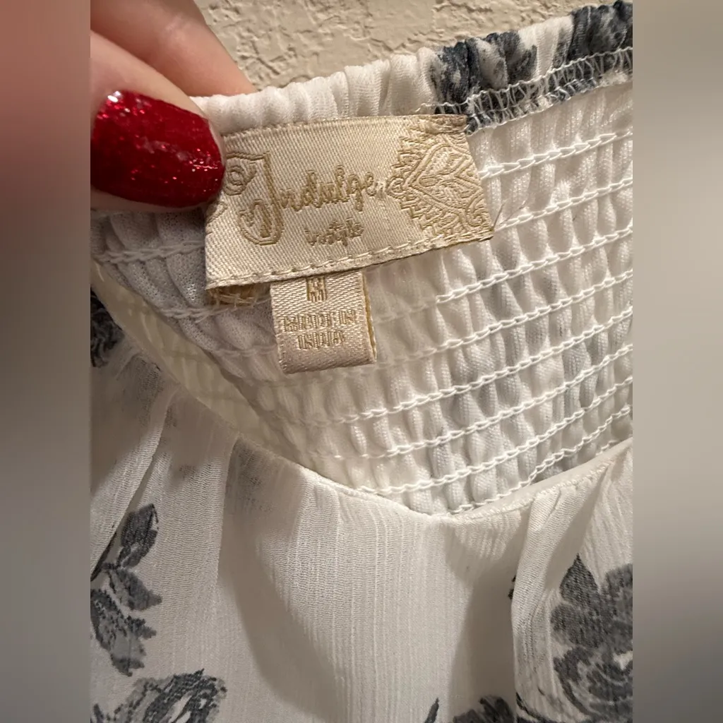 White & Grey Floral Layered Romper NWOT (Medium) - Image 3