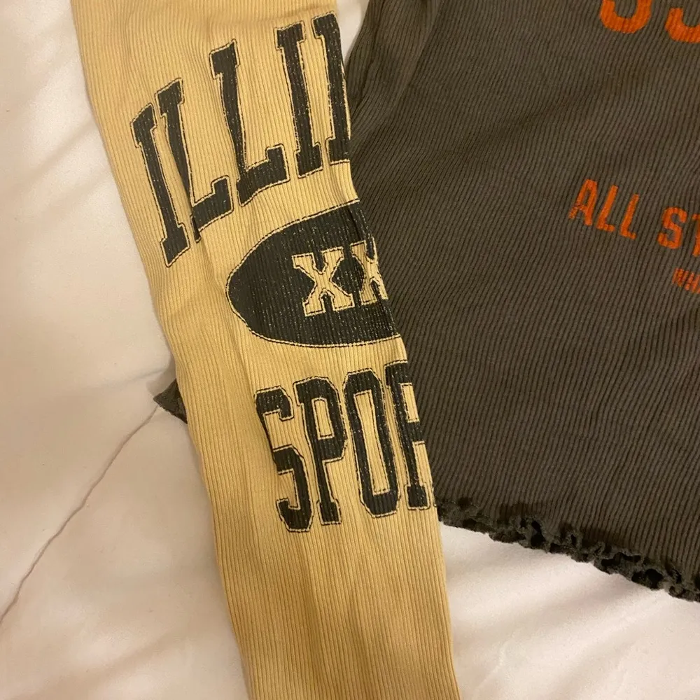 BDG (Urban Outfitters) Longsleeve! - Image 4