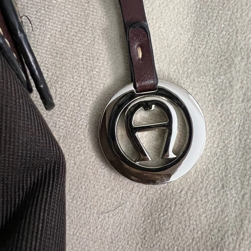 🤎 Etienne Aigner Brown Leather & Canvas Shoulder Bag | Classic Buckle Hobo - Image 11