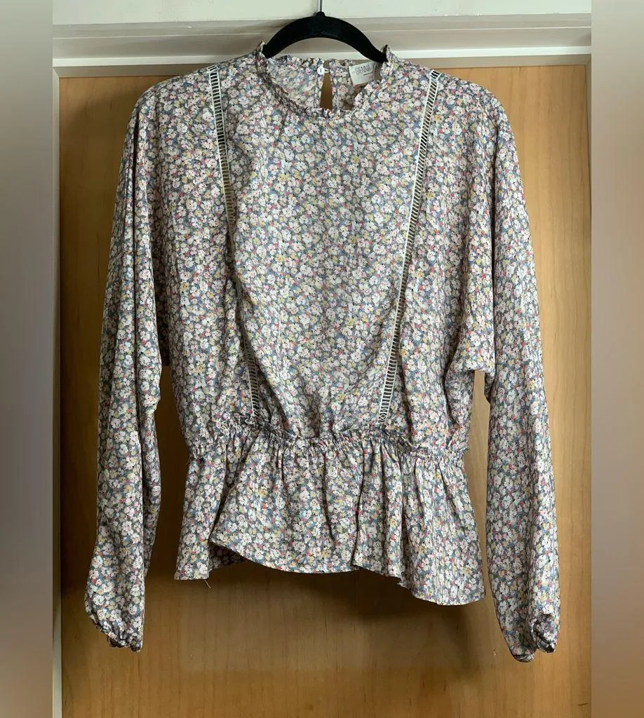 Sienna Sky Multicolor Long Sleeve Floral Blouse.   Size-Medium - Image 2
