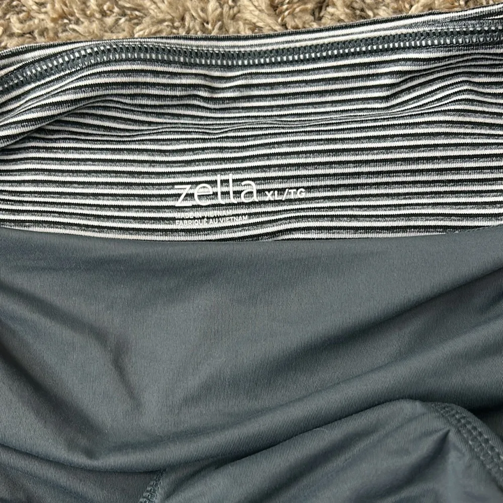 Zella Grey Workout Running Shorts Sz XL - Image 7