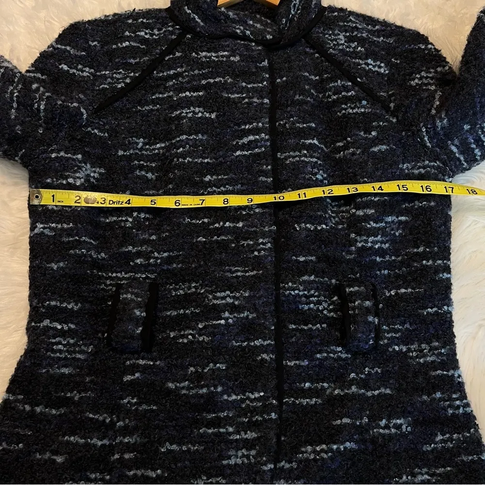 Sandro Sportwear wool blend boucle Button front jacket Size Medium no belt - Image 11