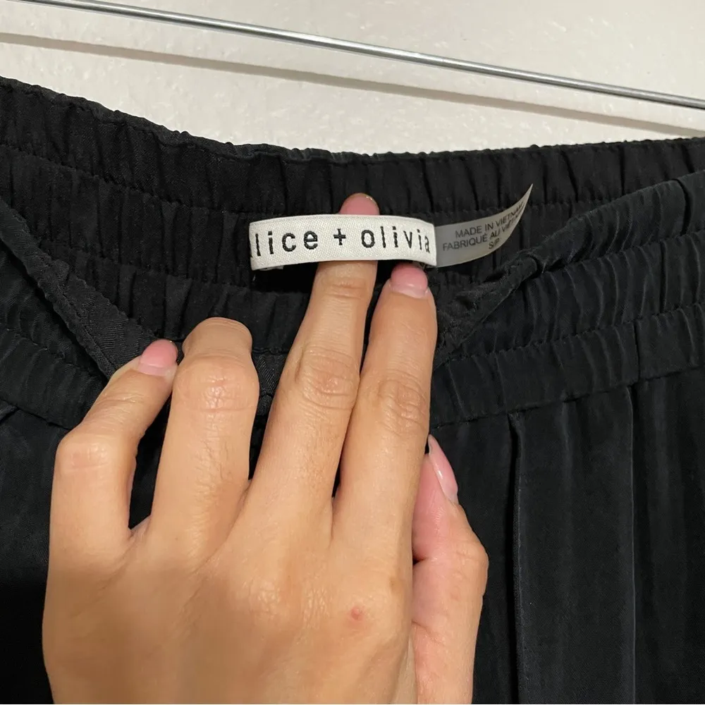 Alice + Olivia | Elba Split Hem Black Pants - Image 5