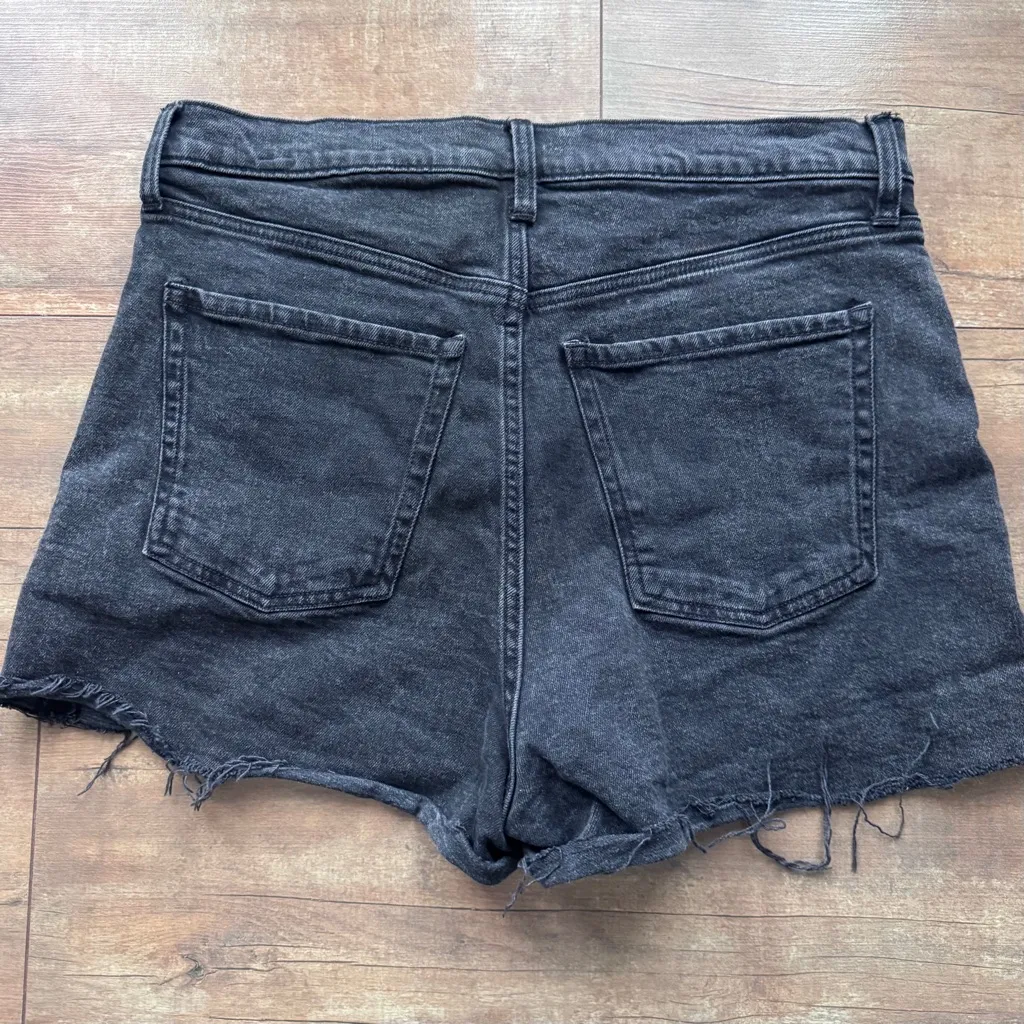 Old Navy Black Wash High-Waisted Button Fly Sky-Hi Cut-Off Jean Shorts Size 14 - Image 3
