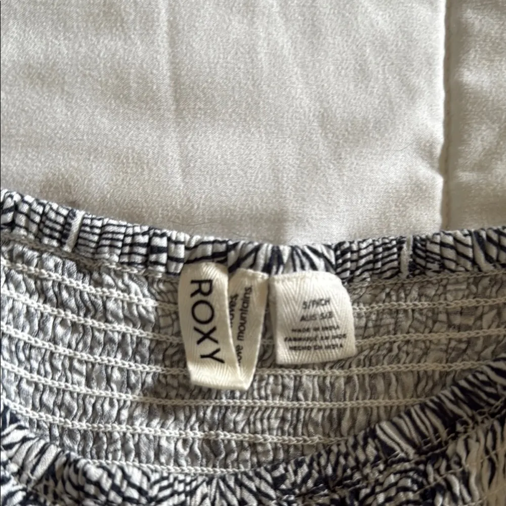 Roxy Monochrome Patterned Top - Image 2