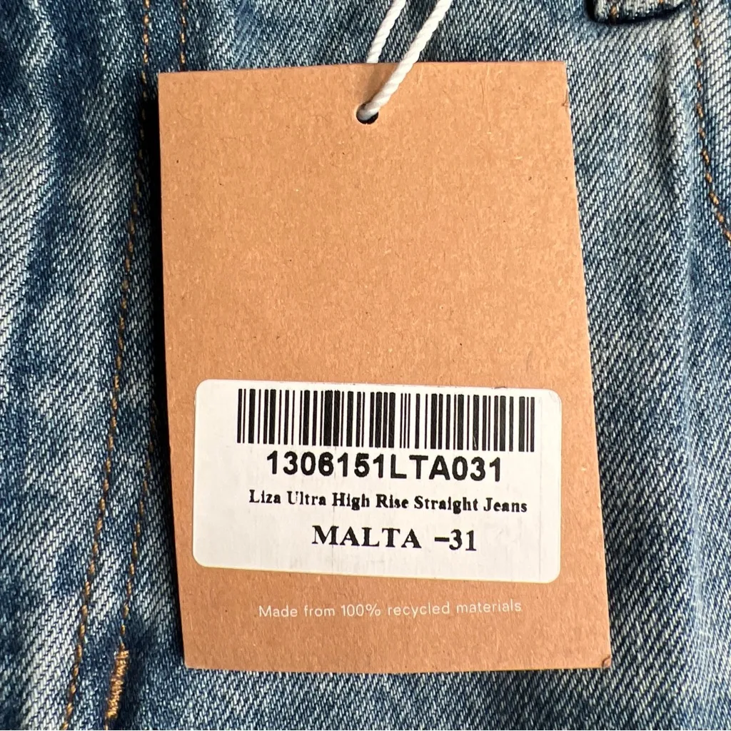 Reformation Women’s Liza Ultra High Rise Straight Jeans in Malta Wash Blue|Sz:31 - Image 12