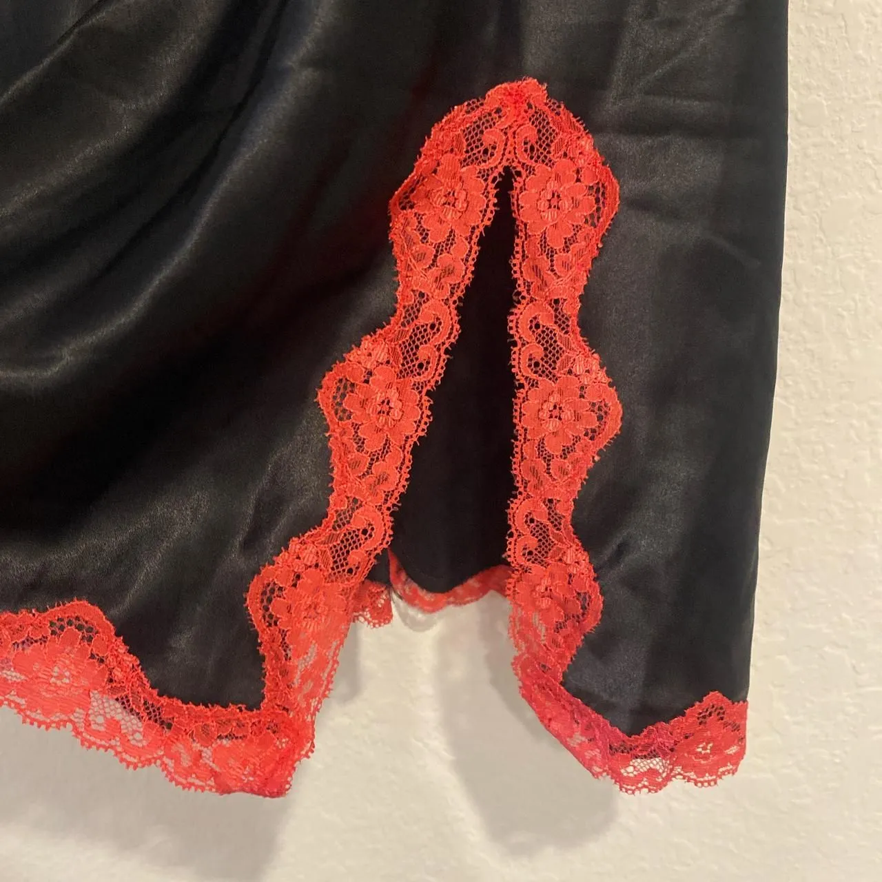 Victoria's Secret red lace lingerie mini slip dress with slit Black Size M - Image 3