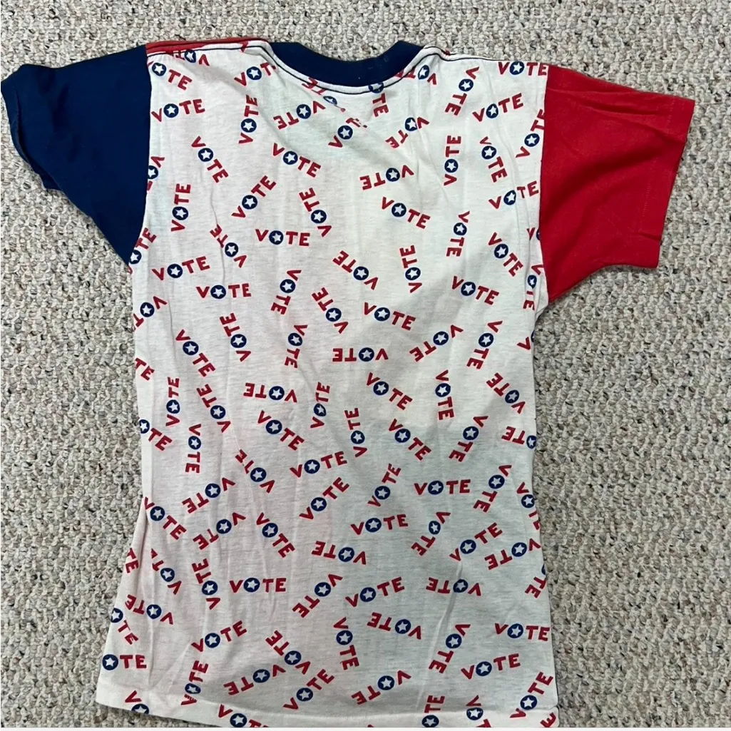 VTG Red and Blue Graphic T - Image 6