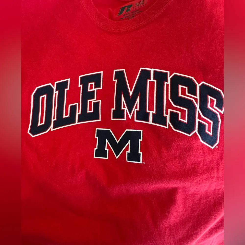 Collegiate Ole Miss Rebels short sleeve tshirt unisex size Small - Image 6