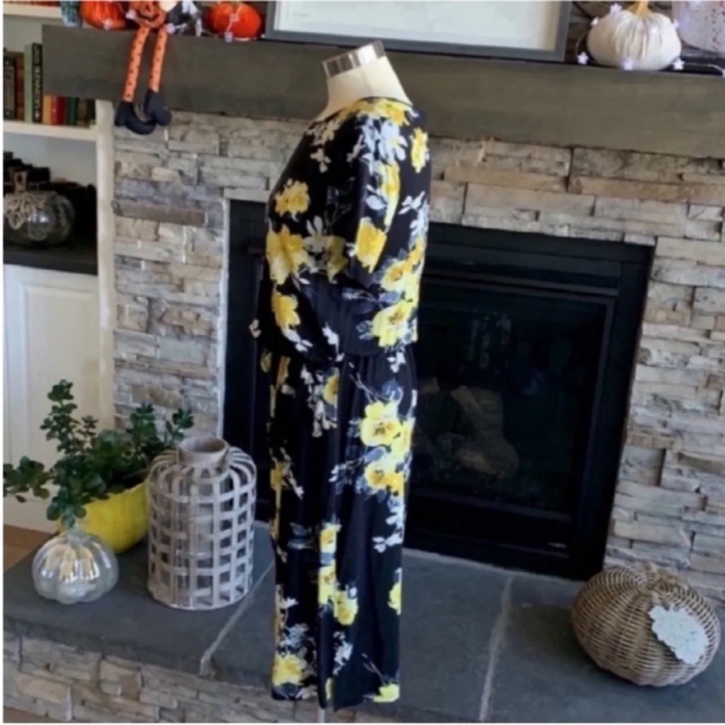 Black and Yellow Midi Sundress with Crew Neck Size M - Image 10