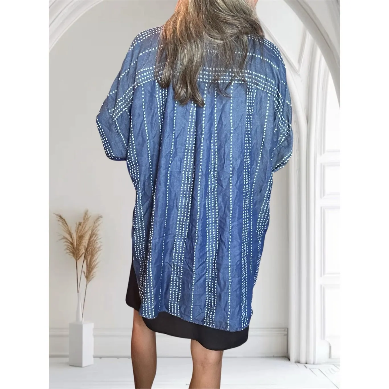 Given Kale Women’s 3X Blue & White button up collared Short - Image 3