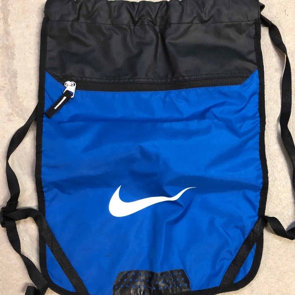 Nike Black and Blue Adjustable Backpack Gym Sack - Image 4