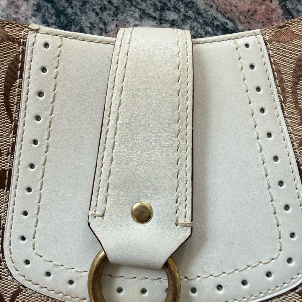 Coach Canvas and Leather Shoulder Bag - Cream and Brown Hampton hobo - Image 4