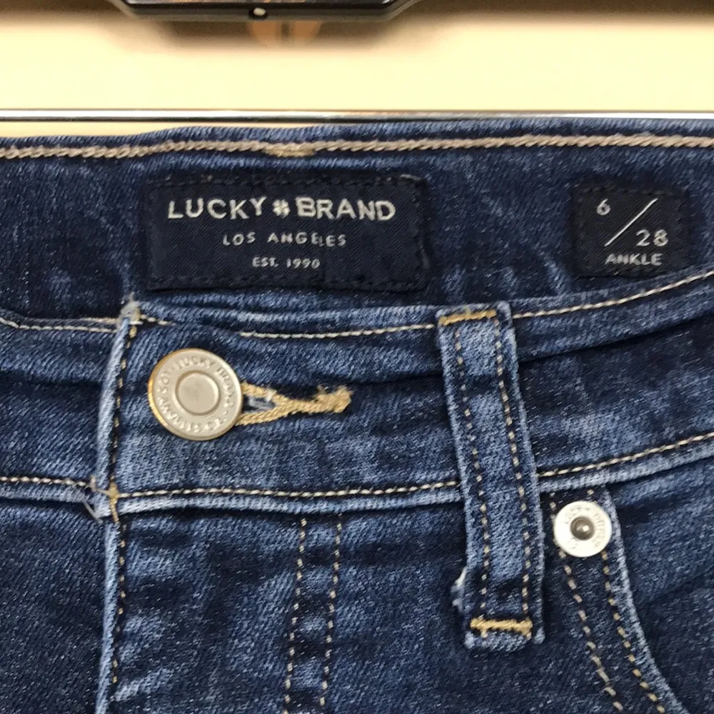 Lucky Brand Women’s Mid Rise Skinny Ava Medium Wash Ankle Denim Jeans - Image 6