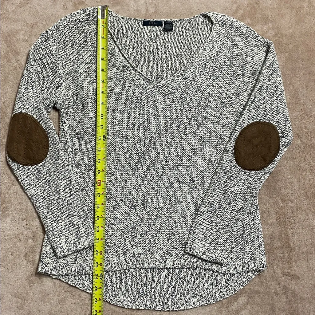 RDI women's V-neck long-sleeve pullover sweater Gray & black blend knit / Medium - Image 6