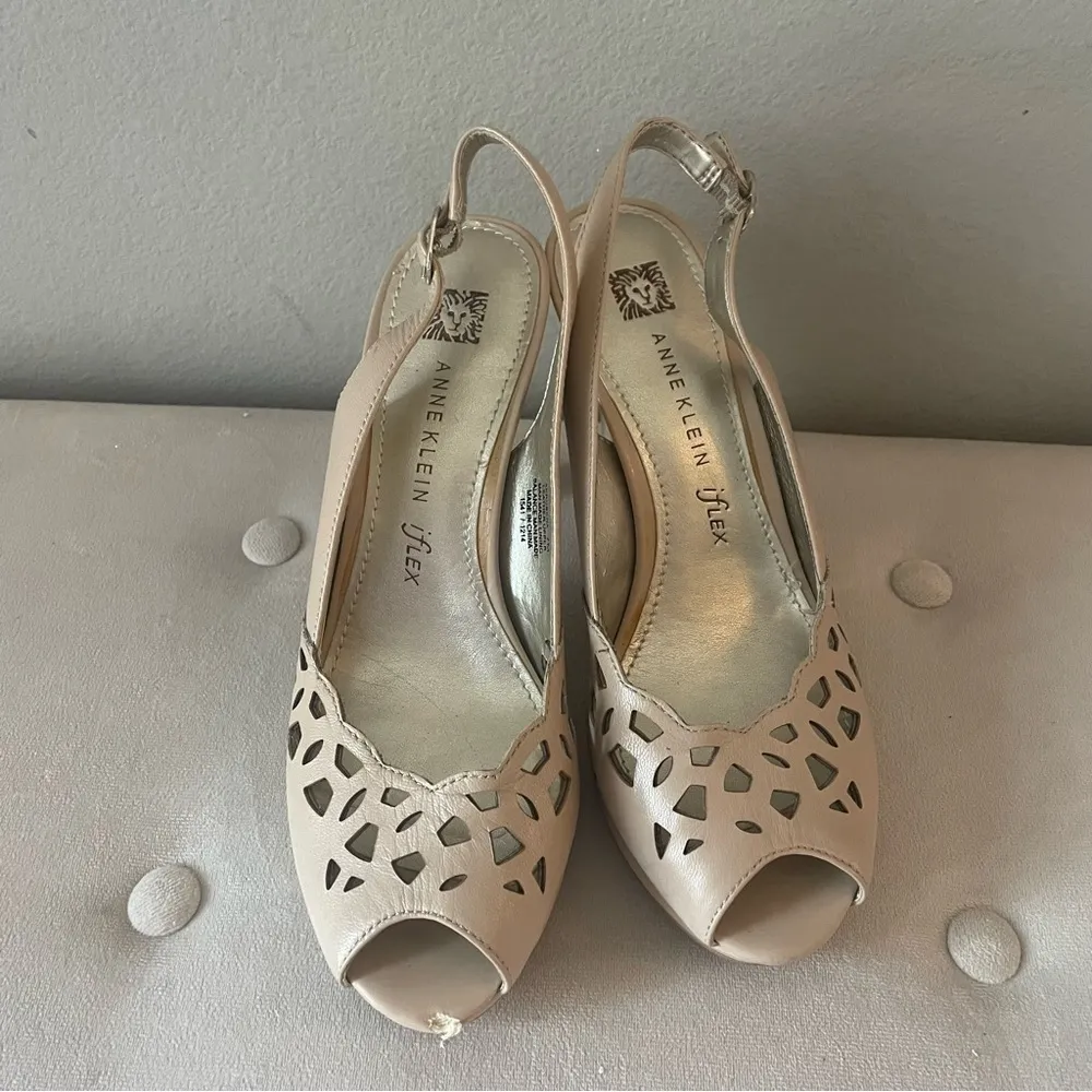 Anne Klein Women's Peep Toe Slingback Heels - Cream Beige Lace Ankle Platform 7 - Image 2