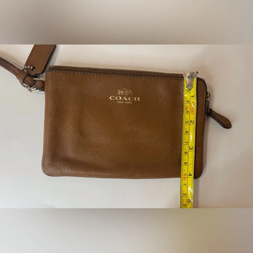 Coach Women’s‎ Brown Leather Wristlet - Image 4