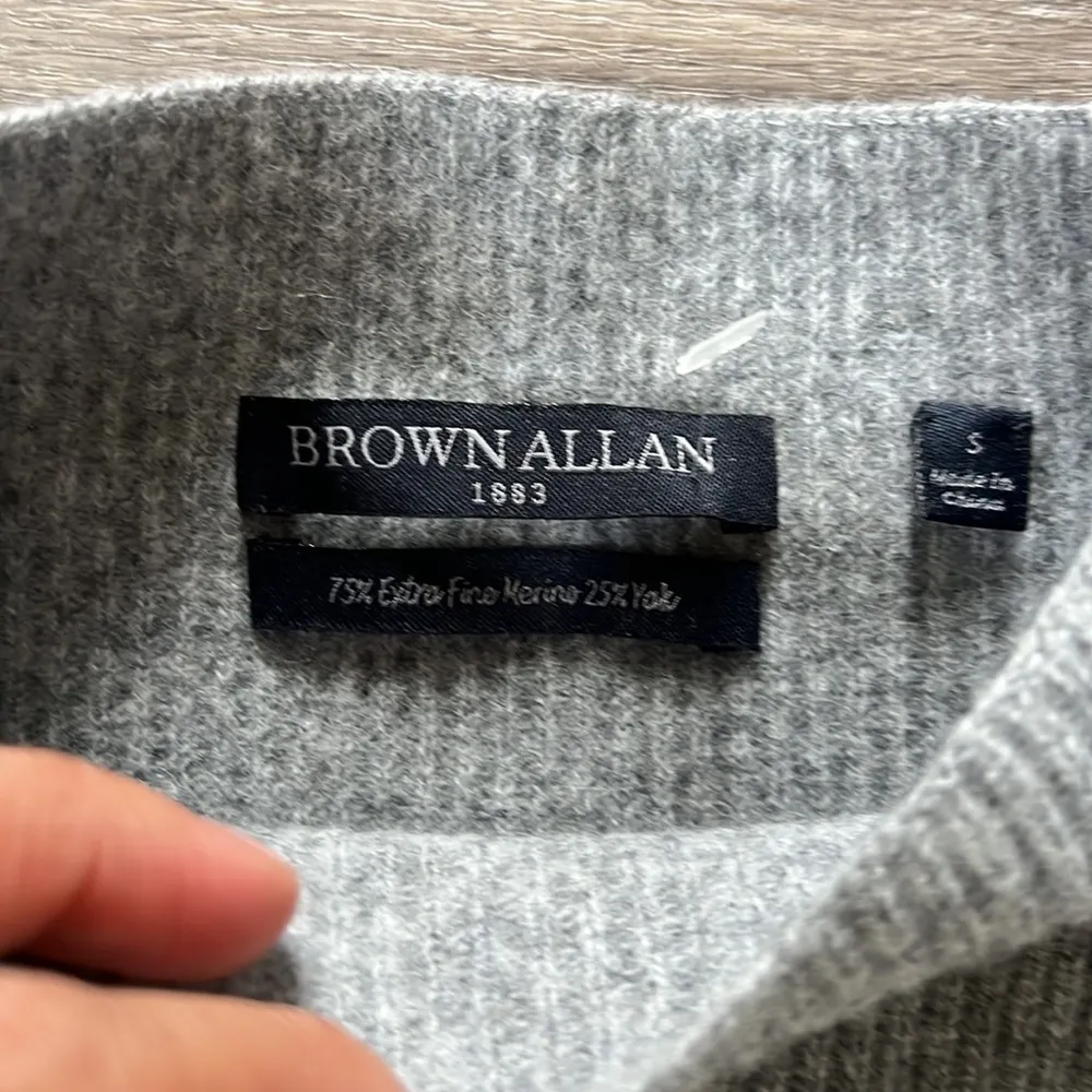 Brown Allan Gray Sweater Women’s Cozy Merino Wool Yak Bell Sleeve Cropped small - Image 7