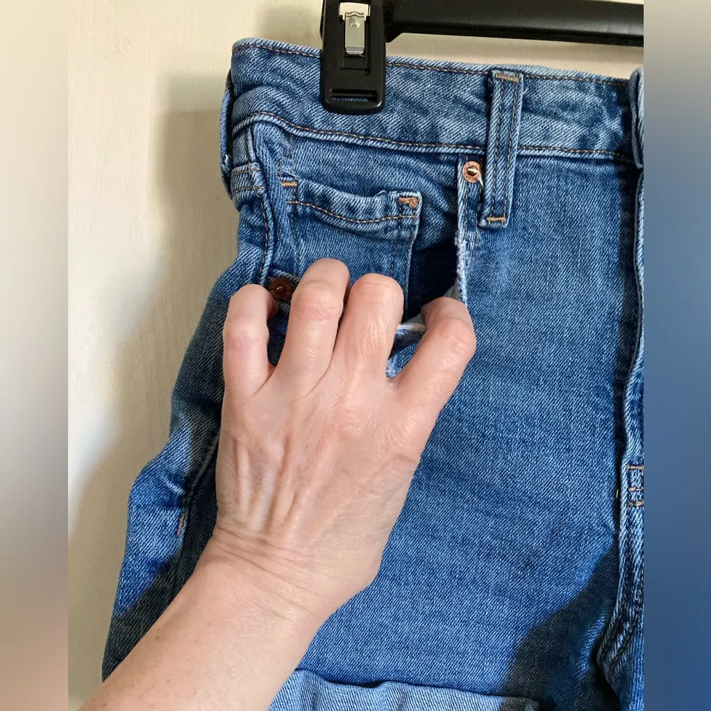 🌞Old Navy O.G. Short High Rise Distressed Ripped Denim Shorts - Image 3