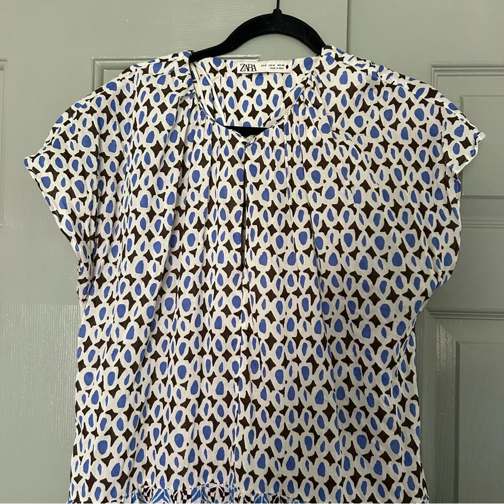 Zara Blue Brown Cream Patterned Patchwork Dress Keyhole closure tiered - Image 5