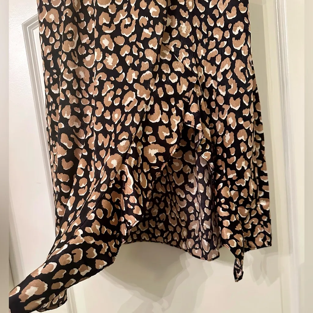 Mittoshop - cheetah print silky skirt with slit and ruffle in the front! 🐆🖤 - Image 4