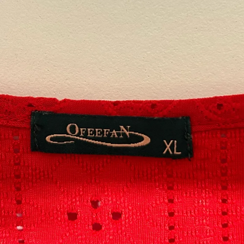 Tank top Vibrant Red Sleeveless Tank Top with Scoop Neckline XL - Image 2