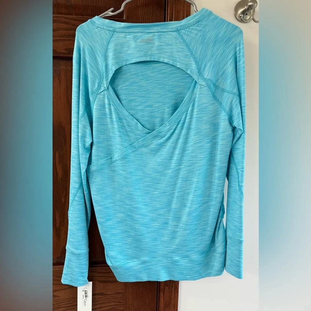 NWT CALVIN KLEIN PERFORMANCE LONG SLEEVE TOP MEDIUM - Image 2