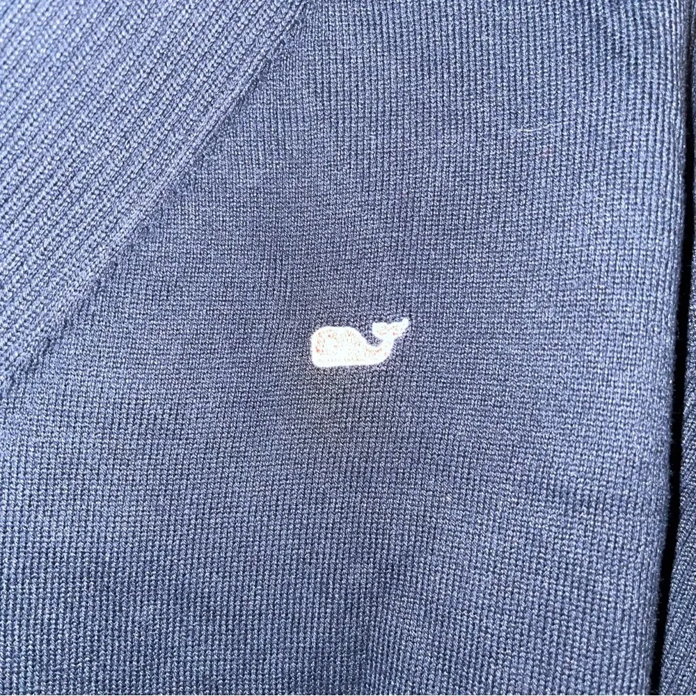 Vineyard vines Martha’s Vineyard v- neck sweater XL - Image 4