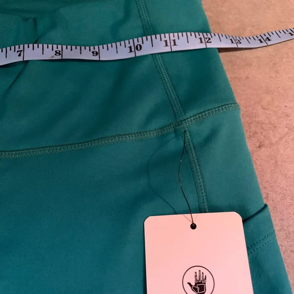 New Women's Body Glove bike Shorts, Medium M Teal Green Media Pocket NWT - Image 6