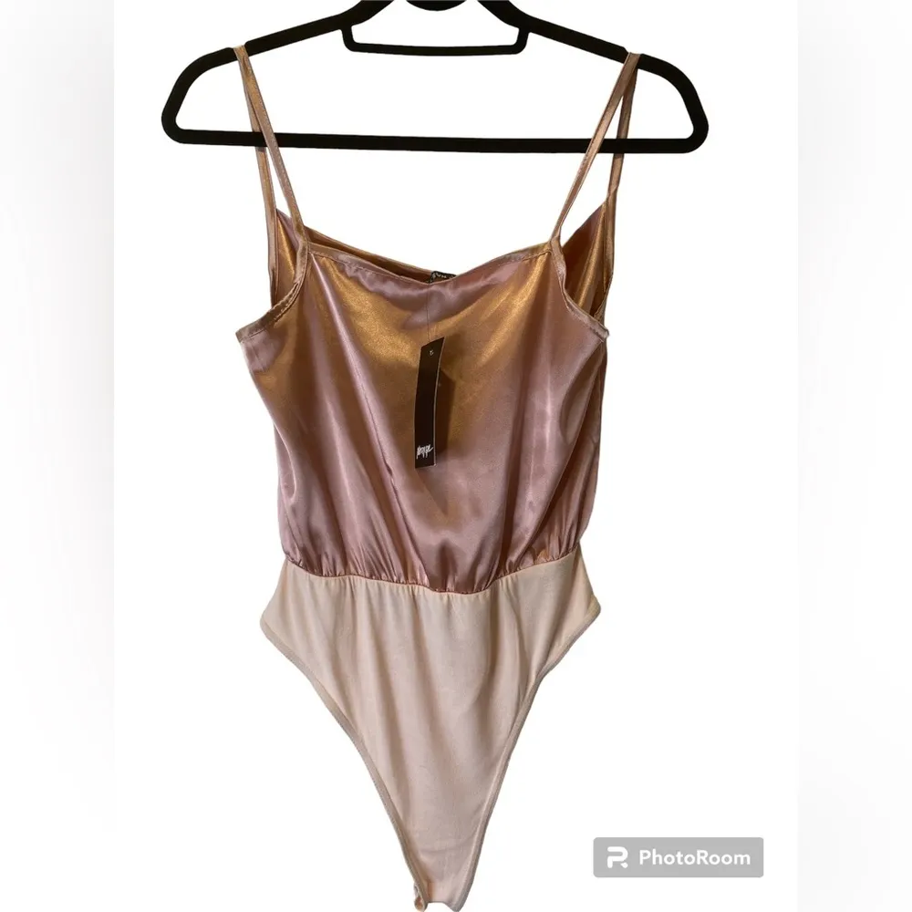 NWT! Nasty Gal Satin Cowl Neck High Leg Bodysuit size 4 - Image 6