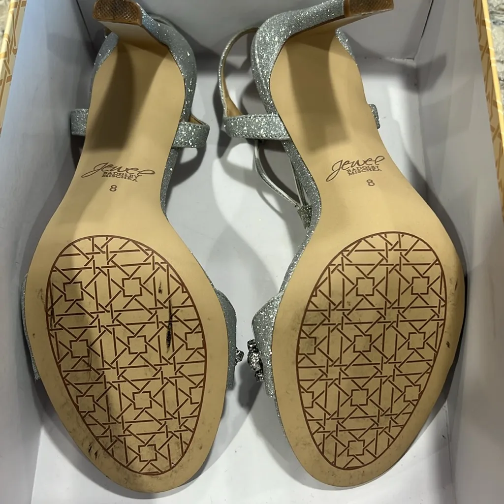 Jewel Badgley Mischka Women’s Peaches Crystal Adorned Silver Glitter Heels, Sz 8 - Image 9