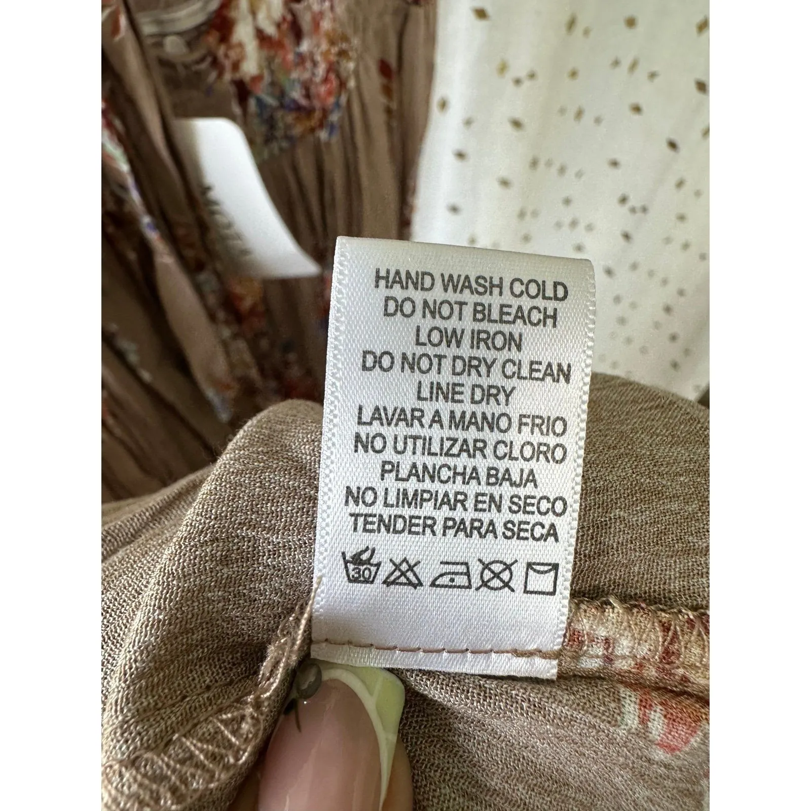 NWT Byron Bay Mota Boutique Crinkle Floral Smocked Open Back Tie Maxi Dress M - Image 7