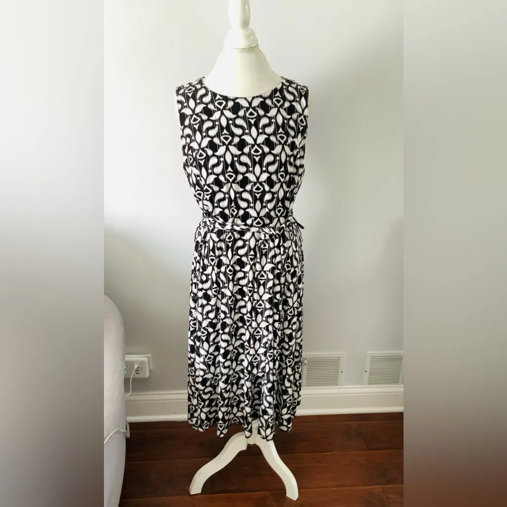 Nice A line MIDI dress 🖤🤍🖤🤍🖤 - Image 3