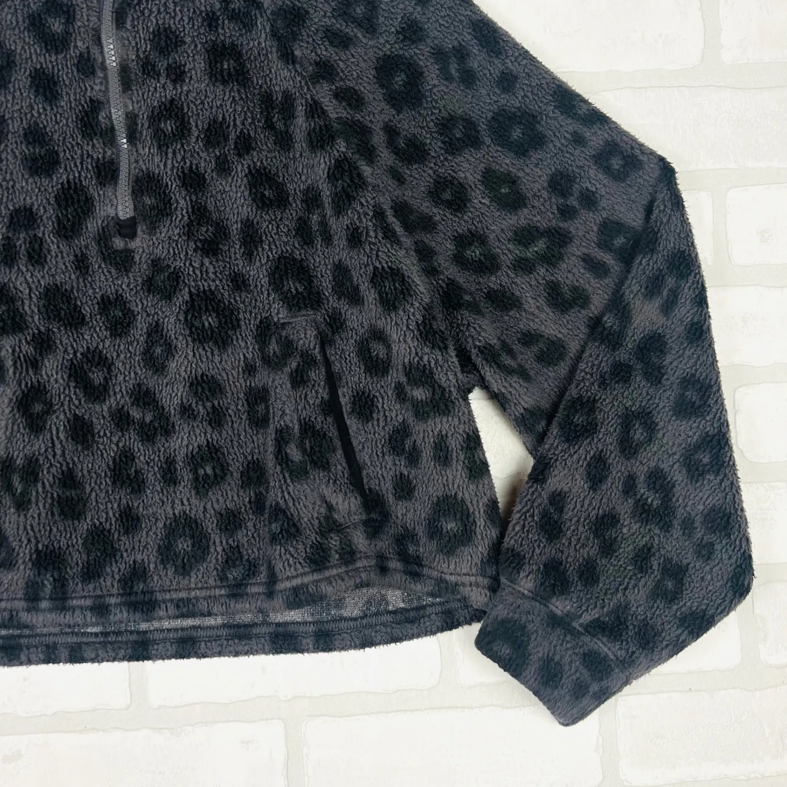 Old Navy Leopard Print Quarter‎ Zip Pullover Fleece Sweatshirt XS - Image 10