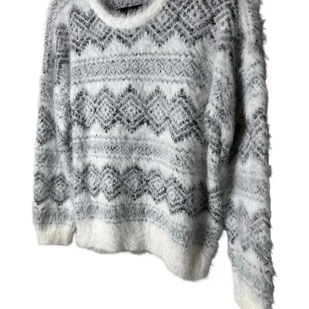 Cliché Fair Isle Fuzzy Eyelash Knit Sweater Soft Cozy Pullover Womens Size M White Size M - Image 3