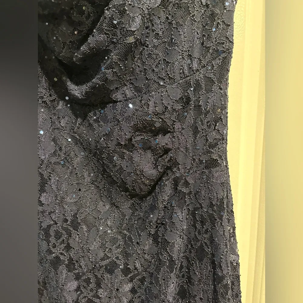 Connected formal long dress sz 8 dark blue lace sparkles sleeveless - Image 3