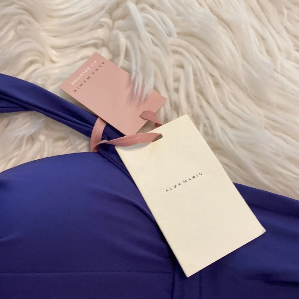 Alex Marie Solid Twist Front Bandeau color blue /purple size M brand new - Image 3