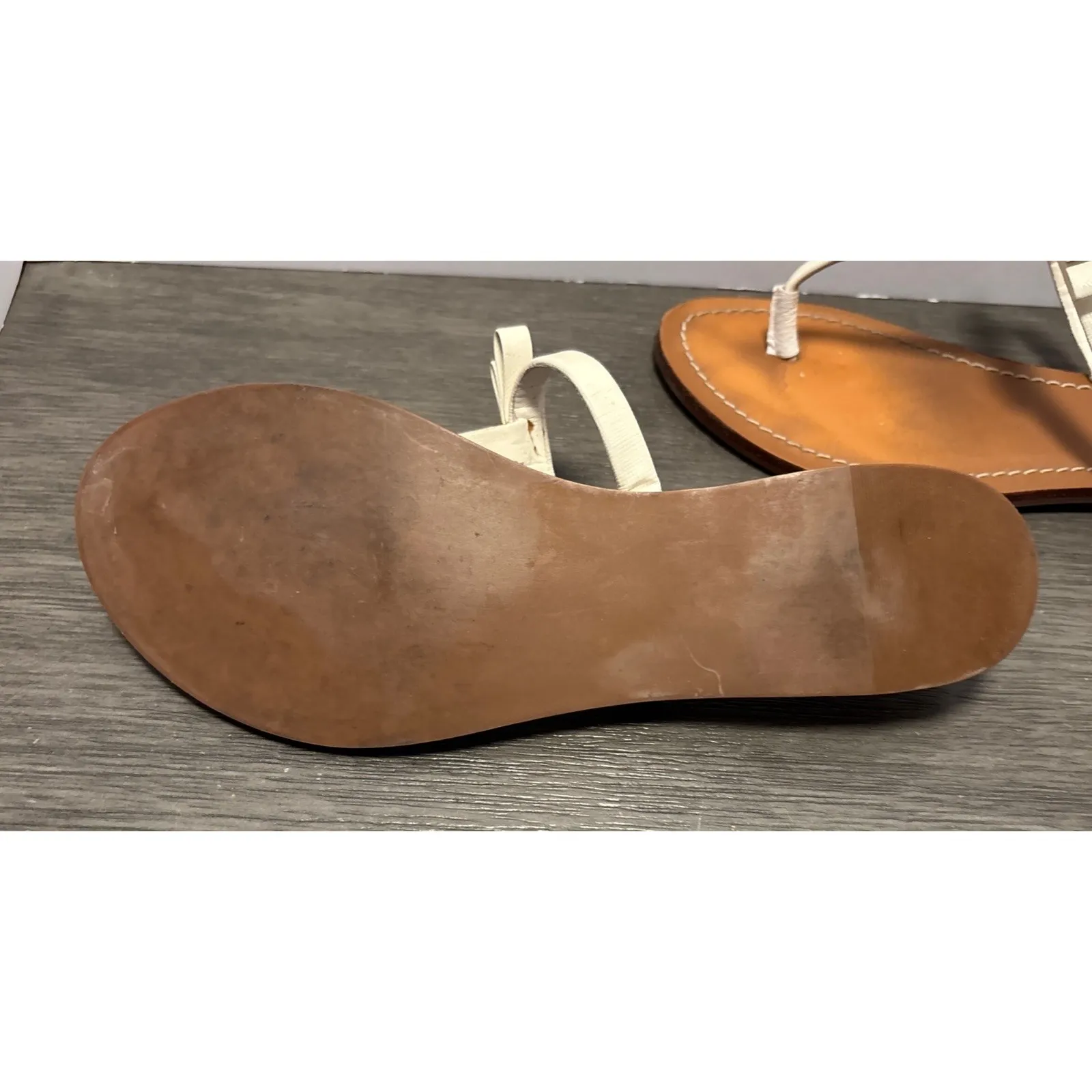 TORY‎ BURCH Leighanne FlatThong-Patent Saffiano Sandal Size 9 - Image 6