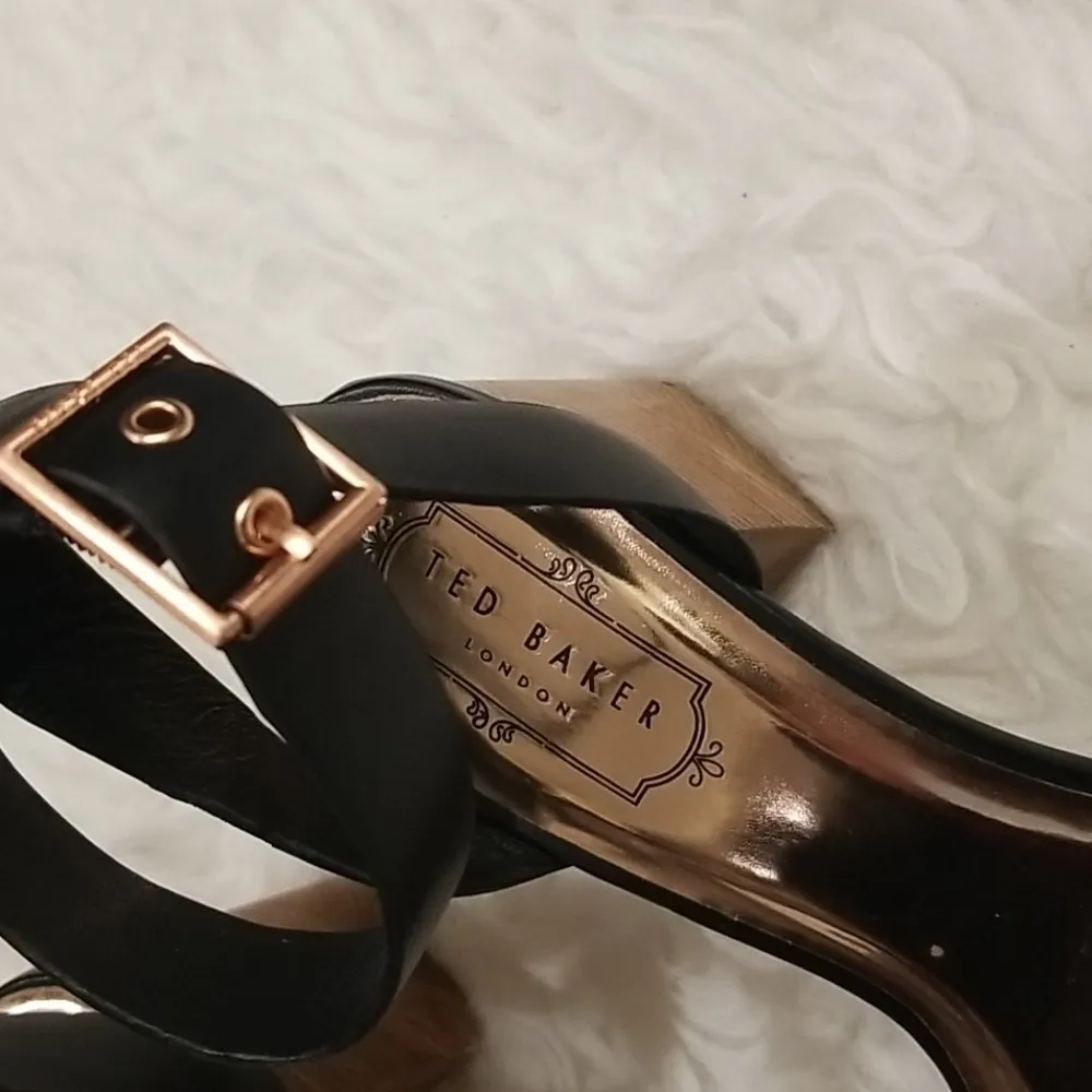 💕TED BAKER💕 Biah Ankle Strap Studded Bow Block Heel Sandals Black EU 39.5 NWT - Image 5