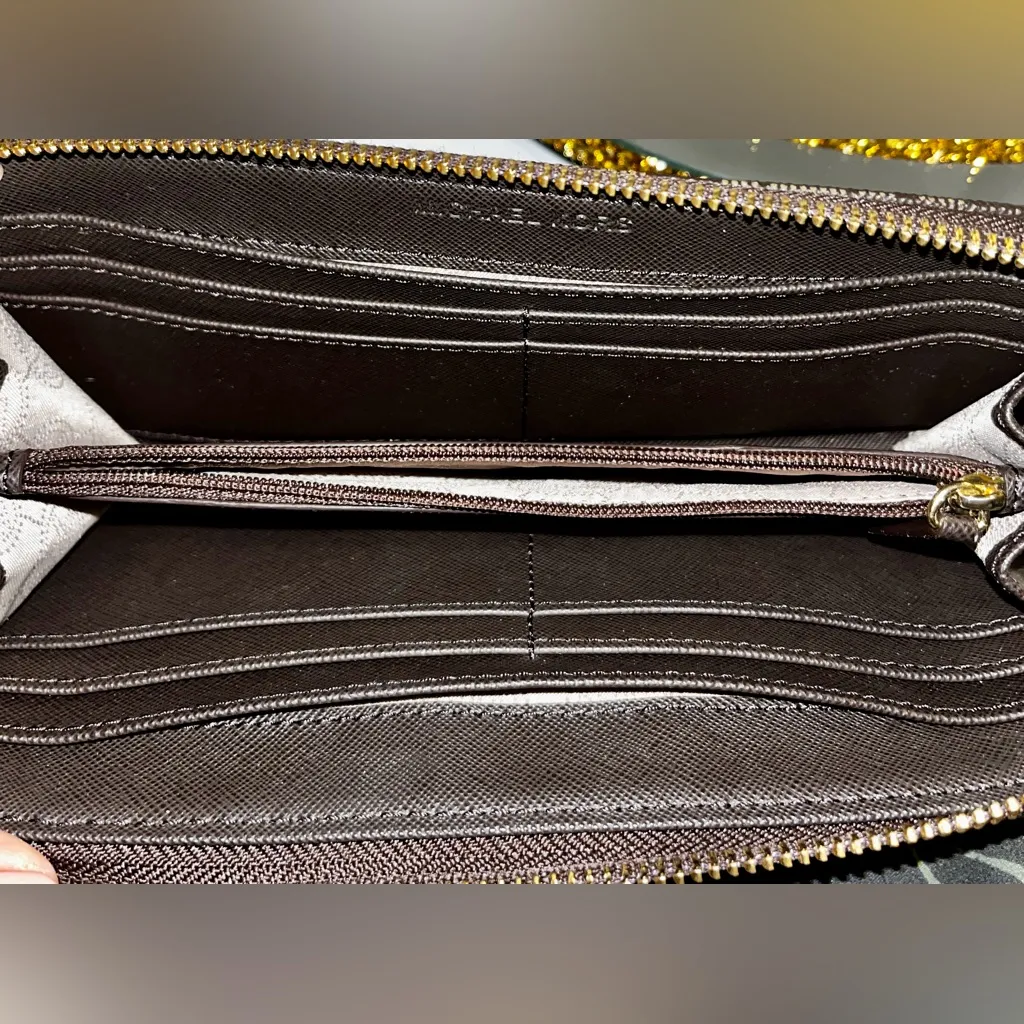 Michael Kors Jet Set Continental Zip Wallet - Image 7