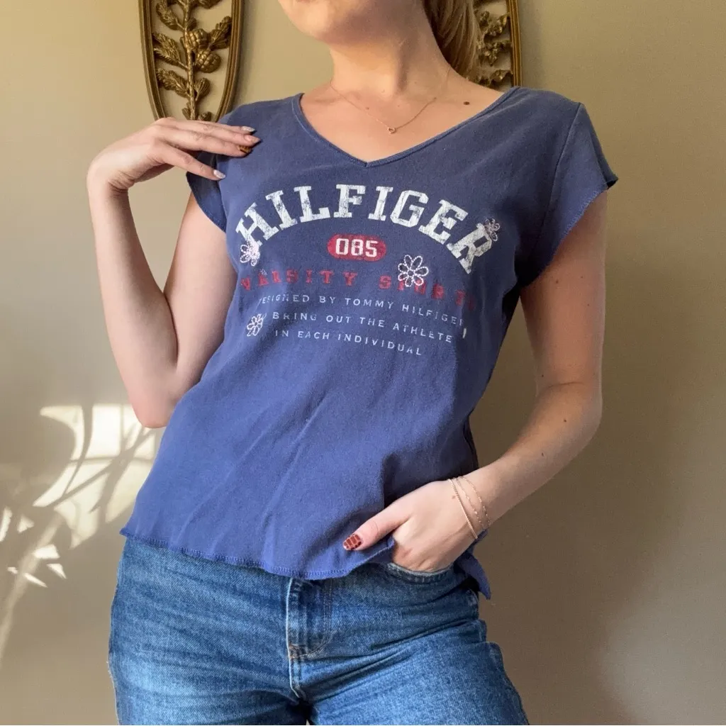 Tommy Hilfiger Y2K Graphic Tee - Image 6