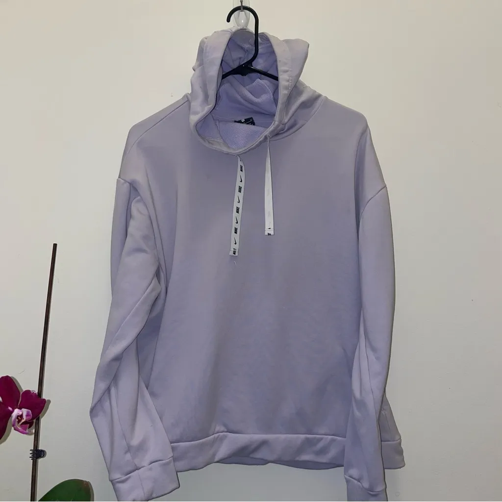 Nike Thermafit Lavender Mist Hoodie with Drawstrings - Image 3