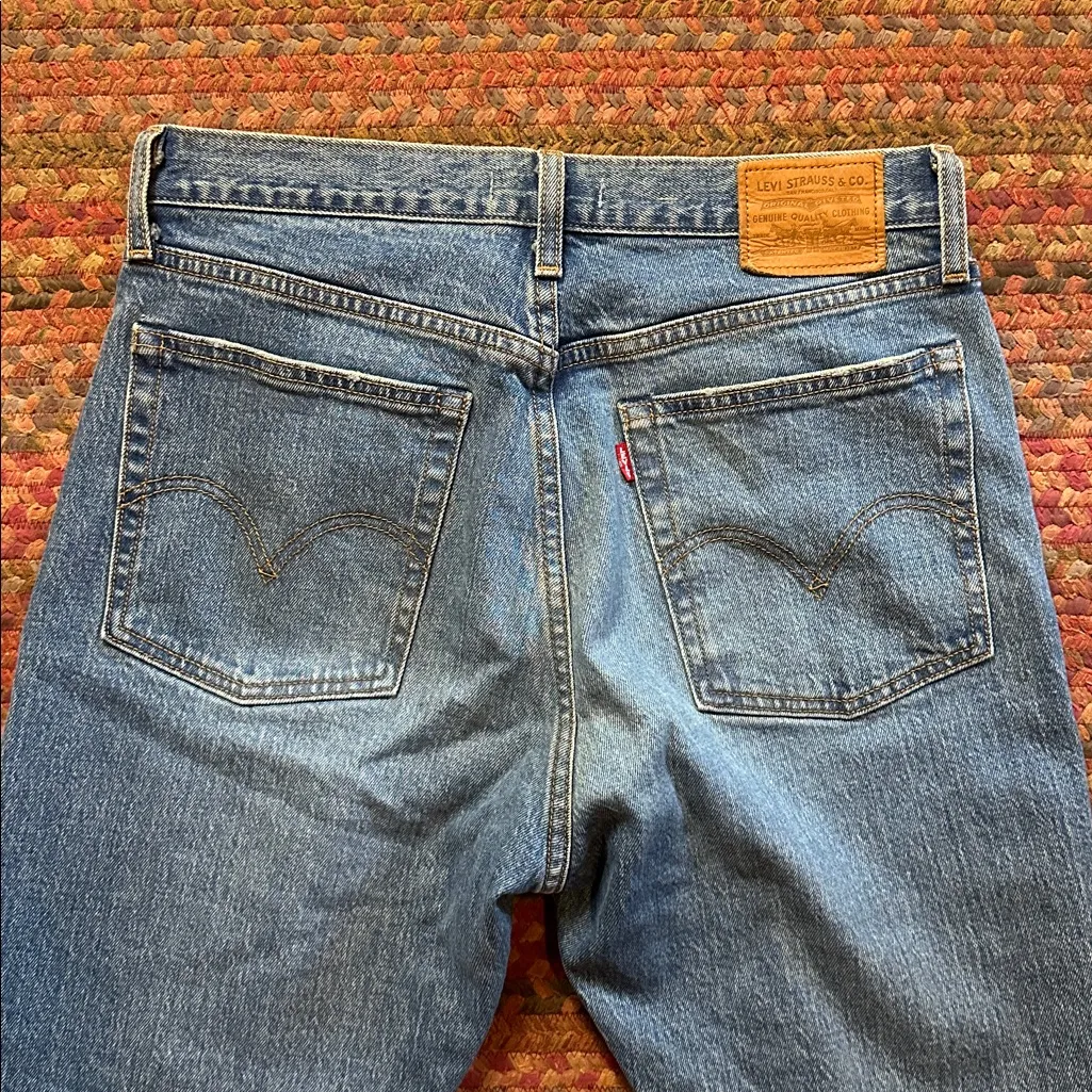 LEVIS MEDIUM WASH BUTTON FLY WEDGIE SKINNY JEANS - Image 4