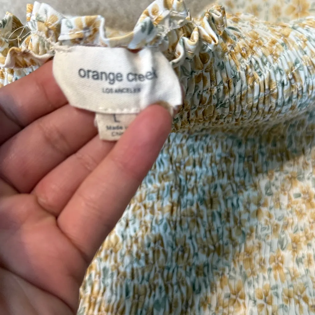 Orange Creek Crema Floral Smocked Short Sleeve Blouse Size L - Image 3