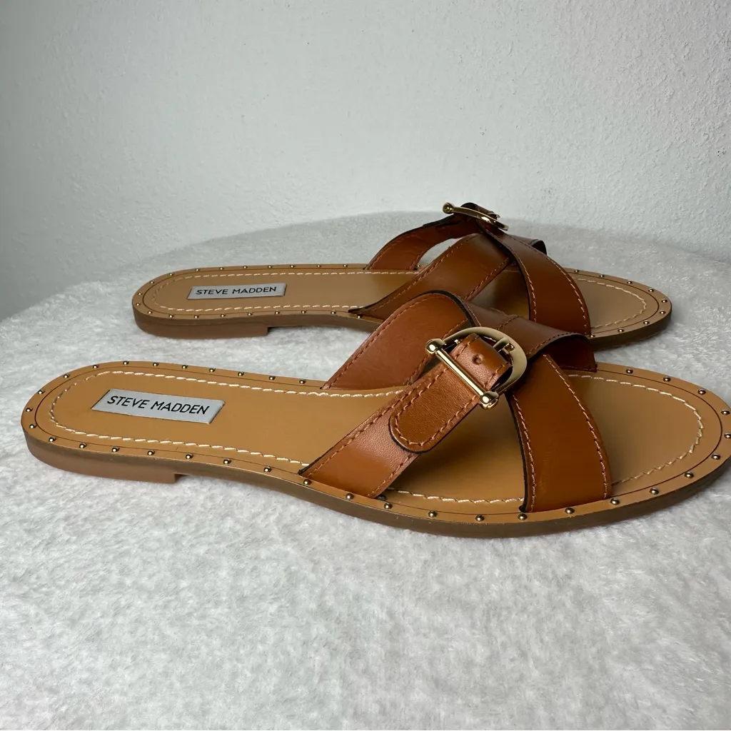 Steve Madden Tan Buckle Sandals in Size 8M - Image 4